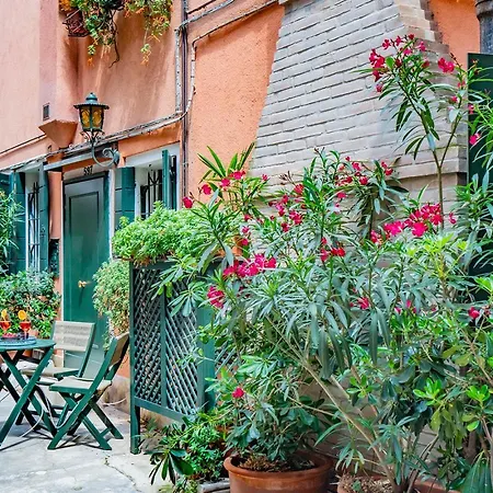 Ferienwohnung Lo Squero 1 The Secret Courtyard In Dorsoduro Venedig Zimmer foto