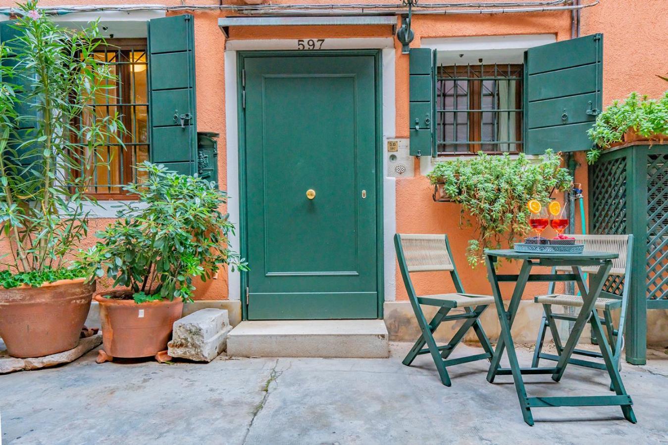 Lo Squero 1 The Secret Courtyard In Dorsoduro * Venedig